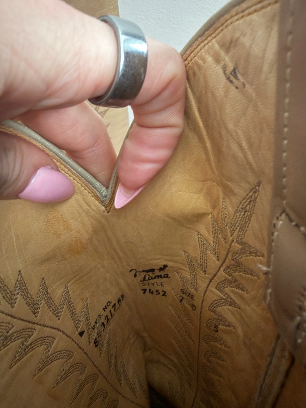 Vintage Women’s Tony Lama Beige Cowboy Boots | $200 originally - Picture 7 of 9